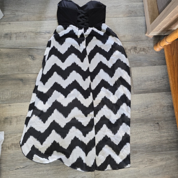 Chevron Dress - Picture 3 of 5